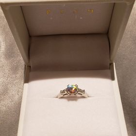 【宝寿堂(ほうじゅどう)の口コミ】 どこのお店を見ても、ぴんとくる指輪がなかったため、希望のデザインを伝…