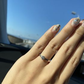 【アイプリモ(I-PRIMO)の口コミ】 すごくシンプルな指輪が決めてになりました。リングのデザインもすごくシ…