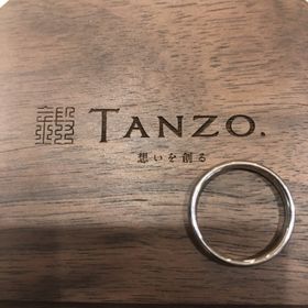 【TANZO.(鍛造指輪)の口コミ】 着け心地が他の市販の指輪とは全く異なっていたことです。また、太めのプ…