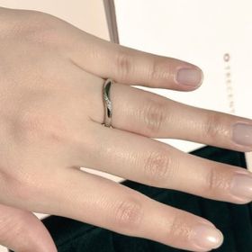 【TRECENTI(トレセンテ)の口コミ】 流行に流されないシンプルなデザインでつけ心地が抜群に良いですし、取り…