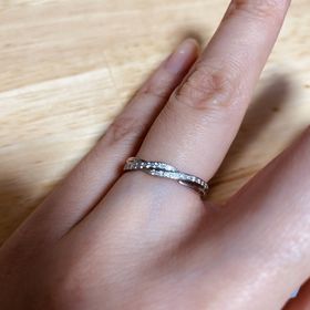 【ヴァンドーム青山(VENDOME AOYAMA)の口コミ】 デザインが一番好みでした！
若い頃からあまり指輪をつけるのが好きではな…