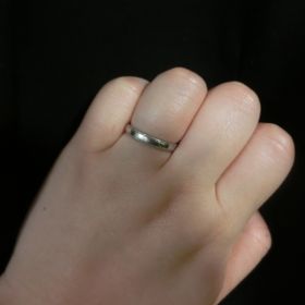 【LUCIE(ルシエ)の口コミ】 指が太めなので、ほっそりして見える幅のものを探していました。勤務中に…