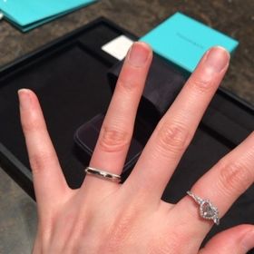 【ティファニー(Tiffany & Co.)の口コミ】 ミルグレイン ウェディング バンドリングの一粒ダイヤがあるものを選びま…