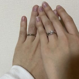 【俄(にわか)の口コミ】 女性の方のデザインはコンビのものパッと見プラチナですが途中からピンク…