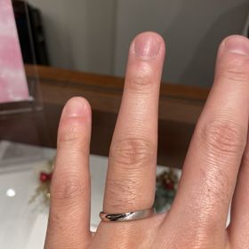 【銀座ダイヤモンドシライシの口コミ】 まず、見た目がかっこいいと思いました。
シンプルなものがいいと思ってい…