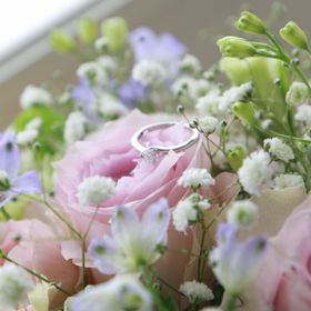 【アンジェリックフォセッテ(Angelique Fossette)の口コミ】 ダイヤモンドを支える爪が３本なので、ダイヤモンドの側面も見る事が出来…