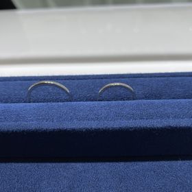 【4℃ BRIDAL(ヨンドシーブライダル)の口コミ】 デザイン。
シンプルで大人っぽい。
年齢的にも落ち着いた感じがよかった…