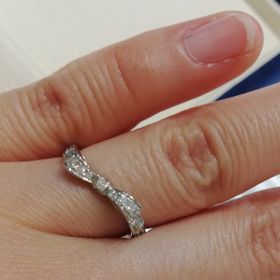 【ヴァンドーム青山(VENDOME AOYAMA)の口コミ】 他のブランドのブースも見ながら歩いていたところ、斜めになったリボンが…