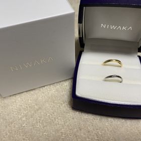 【俄(にわか)の口コミ】 仕事柄シンプルなものをと思っていましたが、試着したら最後。ダイヤの輝…