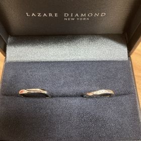 【ラザール ダイヤモンド(LAZARE DIAMOND)の口コミ】 シンプルなデザインを求めていたところ、こちらの指輪を紹介してもらいま…