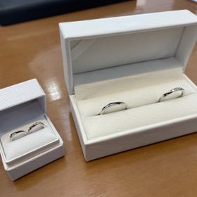 【Pink Dolphin Diamond(ピンクドルフィンダイヤモンド)の口コミ】 ピンクダイヤモンドの貴重さに特別感を感じたためです。妻の出身地が神奈…