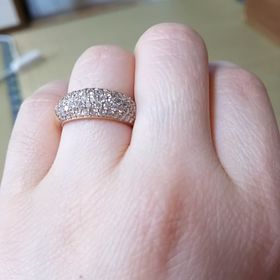 【HELIOS(ヘリオス)の口コミ】 私も主人もゴールドが好きなので、二人で見に行き私が好きなのを選ばせて…