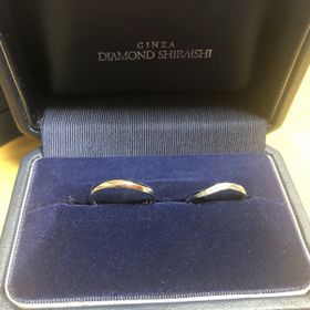 【銀座ダイヤモンドシライシの口コミ】 婚約指輪と重ね付けがしたくて同じブランドでの購入を検討していました。
…
