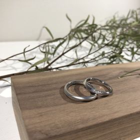 【atelier CraM(アトリエ クラム)の口コミ】 まず、ベースとなる指輪をいくつか選びました。その中で、「こんな感じが…