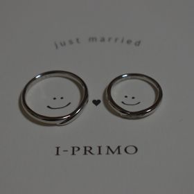 【アイプリモ(I-PRIMO)の口コミ】 彼女が婚約指輪との重ね付けをしたいと言う事で重ね付けにピッタリのデザ…