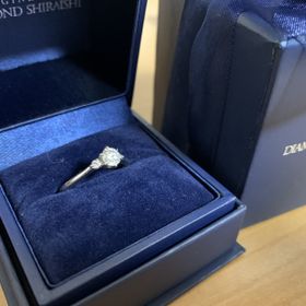 【銀座ダイヤモンドシライシの口コミ】 信頼出来るブランドであり、ダイヤモンドの質が良かったこと、デザインが…