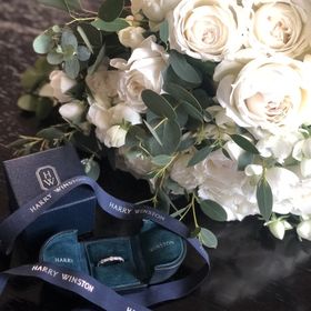 【ハリー・ウィンストン(Harry Winston)の口コミ】 婚約指輪ではなく、普段使いできる結婚指輪を探していました。こちらは試…