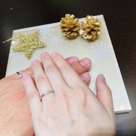 【TRECENTI(トレセンテ)の口コミ】 ストレートのデザインがすごく気に入り、ダイヤの数なども上品で、二人の…