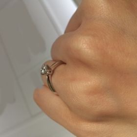 【GALA JEWELRY(ガラジュエリー)の口コミ】 ダイヤモンドのサイズ重視で選びました。大きなダイヤモンドがしっかりと…