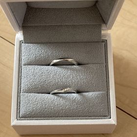 【CAFERING(カフェリング)の口コミ】 エメの形はとても指が細く綺麗に見ました。また一生付けることを考えて付…