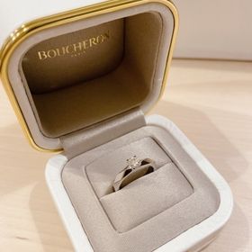 【ブシュロン(BOUCHERON)の口コミ】 一粒ダイヤのシンプルな婚約指輪が良いけど、デザイン性がありおしゃれな…