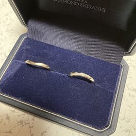 【銀座ダイヤモンドシライシの口コミ】 同じようなデザインの中でも1番輝いていたのでこのデザインに決めました。…