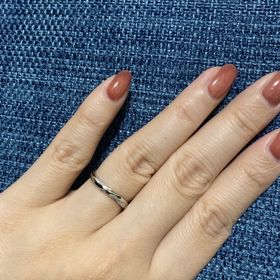 【銀座ダイヤモンドシライシの口コミ】 ダイヤが少し入っていて、ウェーブのものを探していました。普段使いした…