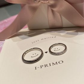 【アイプリモ(I-PRIMO)の口コミ】 女性です。
一軒目の来店だったため、
色々な指輪をはめてみました。
自分…