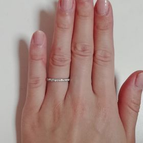 【銀座ダイヤモンドシライシの口コミ】 どんなデザインがいいか迷っていましたが、お店の方が色々な種類の指輪を…