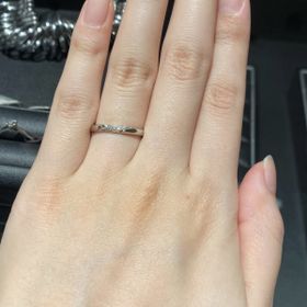 【エクセルコダイヤモンド(EXELCO DIAMOND)の口コミ】 センターに斜めに入っているダイヤの面積が広すぎず狭すぎずでほどよく煌…