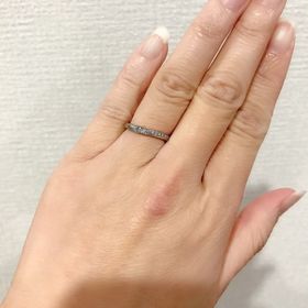 【銀座ダイヤモンドシライシの口コミ】 鋳造による滑らかな質感と、ダイヤがキラキラ素敵なこと、またゆるやかな…