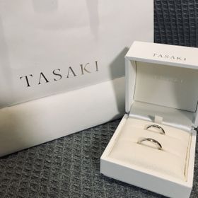 【TASAKI(タサキ)の口コミ】 国内ブランドのお店をいくつか見ました。いろんなデザインを見た中で、3粒…
