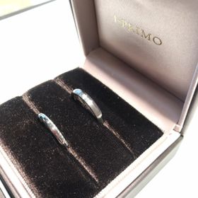 【アイプリモ(I-PRIMO)の口コミ】 女性用のリングには、片側に極小のメレダイヤが敷き詰められており、シン…