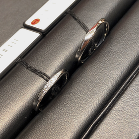 【ラザール ダイヤモンド(LAZARE DIAMOND)の口コミ】 婚約指輪がウェーブラインの指輪だったのでそれに似合う指輪を探していま…