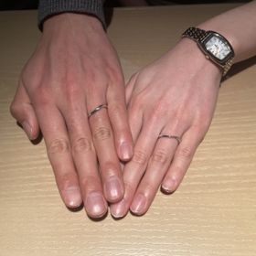 【PORTADA(ポルターダ)の口コミ】 結婚指輪はシンプルなのがベストという思い込みでいきましたが、指輪を付…