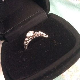 【JEWELRY  KAMATA(ジュエリーかまた)の口コミ】 ダイヤの台座が横から見るとハート型になっているところが気に入りました…