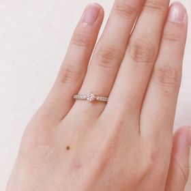 【アイプリモ(I-PRIMO)の口コミ】 14石のメレダイアが全てハートキューピッドで、綺麗です。光に当たるとキ…