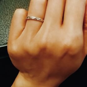 【エクセルコダイヤモンド(EXELCO DIAMOND)の口コミ】 デザインがとってもお気に入り。
永久性も良さそうで普段使いが良い。
付…