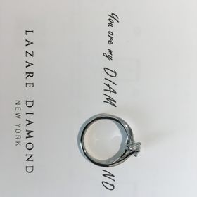 【ラザール ダイヤモンド(LAZARE DIAMOND)の口コミ】 他ブランドも色々周り比較してみて
率直に輝きがいちばん綺麗に見えました…