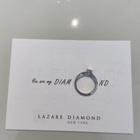 【ラザール ダイヤモンド(LAZARE DIAMOND)の口コミ】 彼が選んでくれて、プロポーズの際にいただきました。

指馴染みがよくて…