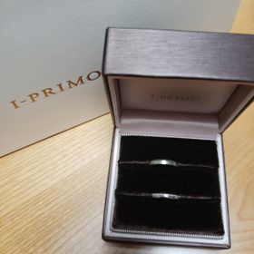 【アイプリモ(I-PRIMO)の口コミ】 リバーシブルタイプの指輪なので、付け方によって見え方が全く違う。はじ…