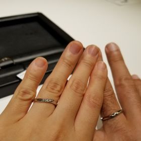 【ラザール ダイヤモンド(LAZARE DIAMOND)の口コミ】 エンゲージリングがウェーブだったのでウェーブで探しておりました。エン…