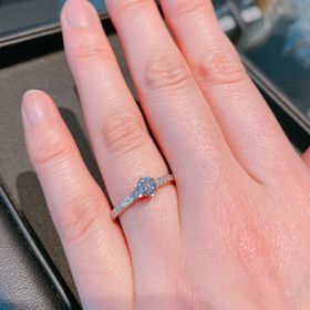 【エクセルコダイヤモンド(EXELCO DIAMOND)の口コミ】 シンプルな結婚指輪と重ね付けがしたかったので、パヴェに惹かれてネット…