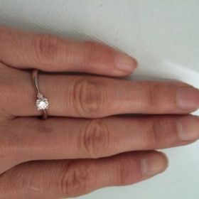 【TRECENTI(トレセンテ)の口コミ】 他にないデザインがほしかったので、ダイヤモンドの立て爪がハートの形を…