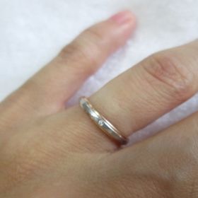 【Douxmiere bijou SOPHIA(ドゥミエール ビジュソフィア)の口コミ】 指が太く短く見えないことを重視して選びました。プラチナだけでなくピン…