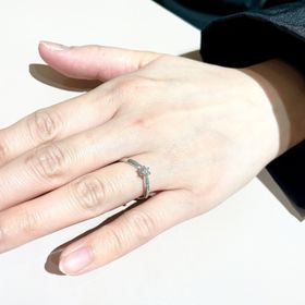 【TRECENTI(トレセンテ)の口コミ】 ・デザインがとても良くて、派手過ぎない特別な指輪だと感じました。
・ダ…