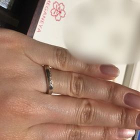 【杢目金屋(もくめがねや)の口コミ】 こちらのブランドは違う色合いの金属をかけ合わせて出来る杢目模様が特徴…