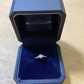 【銀座ダイヤモンドシライシの口コミ】 指輪のデザインが綺麗で、指輪の付け心地が良かったので、シャイニングフ…