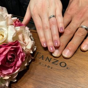 【TANZO.(鍛造指輪)の口コミ】 指輪の決め手は、力仕事をしている旦那さんが指輪をしていても変形しない…