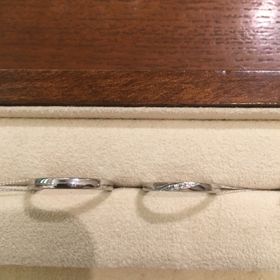 【TRECENTI(トレセンテ)の口コミ】 トレセンテさんの結婚指輪は角を丸める加工を施していて、つけ心地が非常…